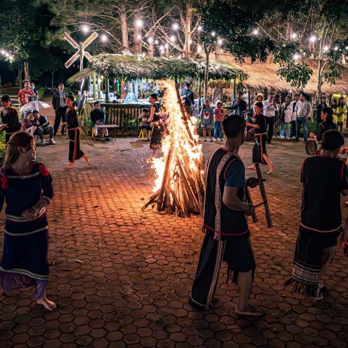 VĂN HOÁ chợ phiên Măng Đen