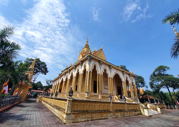 Chùa Cò là ngôi chùa nổi tiếng không kém chùa Vàm Rây Trà Vinh 