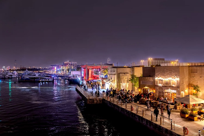 khu phố Al Seef Dubai là một trong những khu giải trí nổi tiếng nhất của Dubai