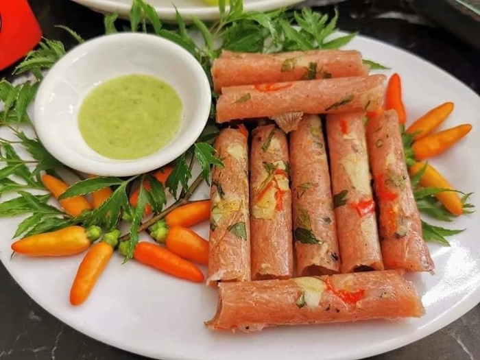 du lịch biển Hải Thanh - nem chua