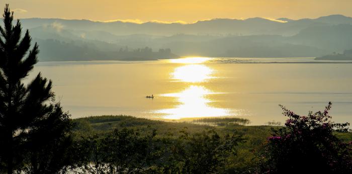 Vẻ đẹp hồ Đại Ninh