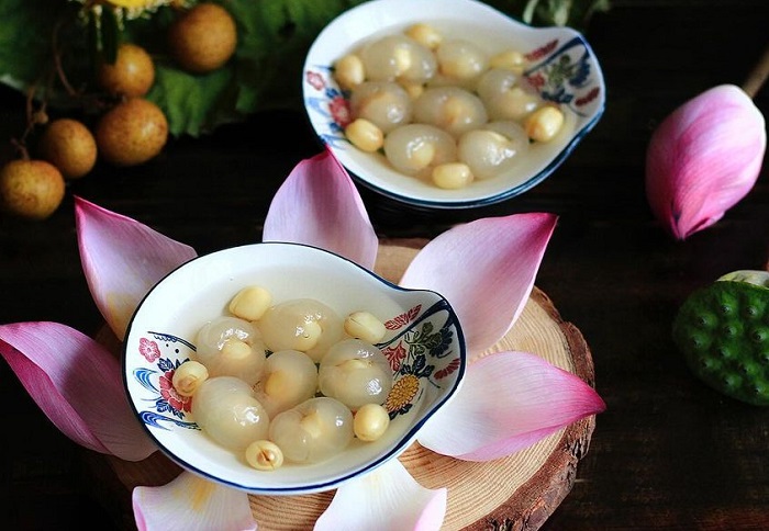 Chè long nhãn hạt sen là món chè ngon của miền Trung giúp giải nhiệt