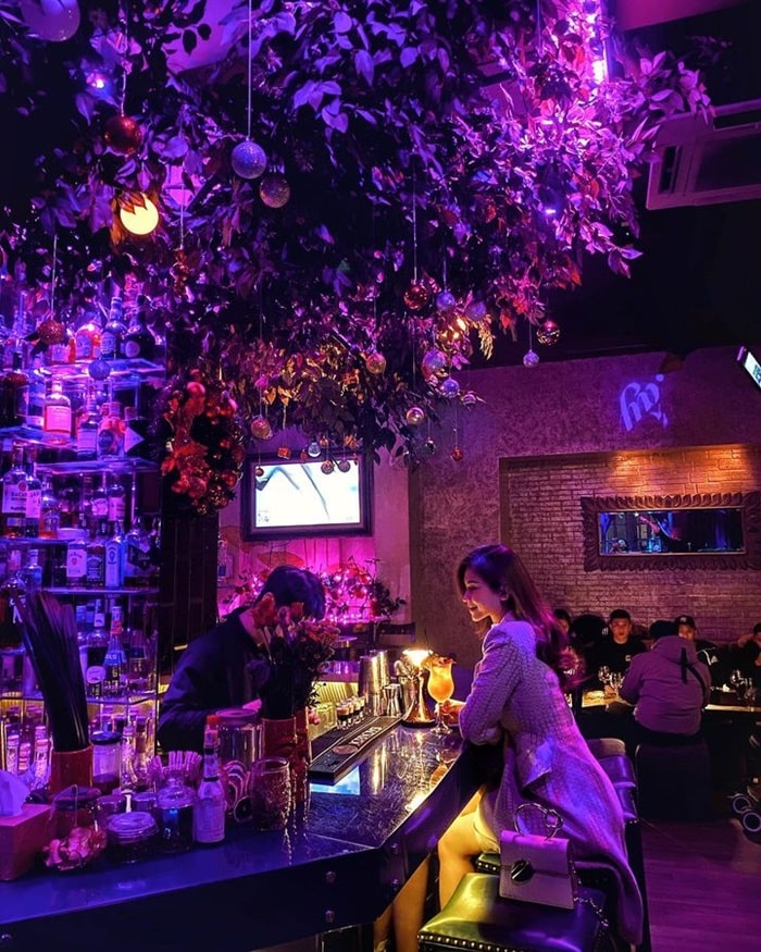 phòng trà ở Hà Nội - Ấy Lounge