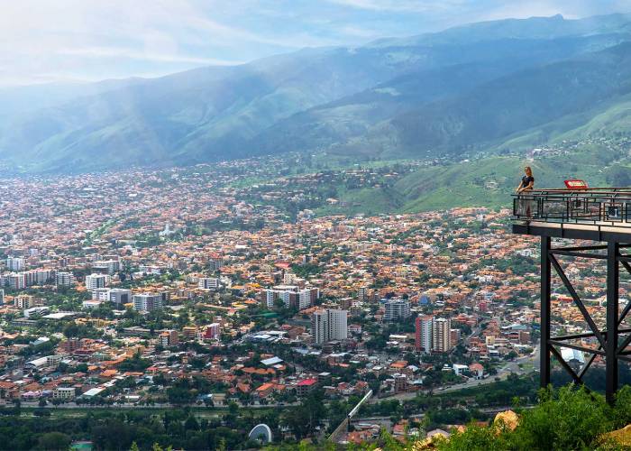 Vẻ đẹp của thành phố Cochabamba nằm giữa thung lũng xanh tươi của Bolivia