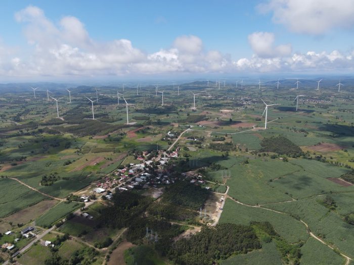 cánh đồng điện gió ở Tây Nguyên Chư Prong 