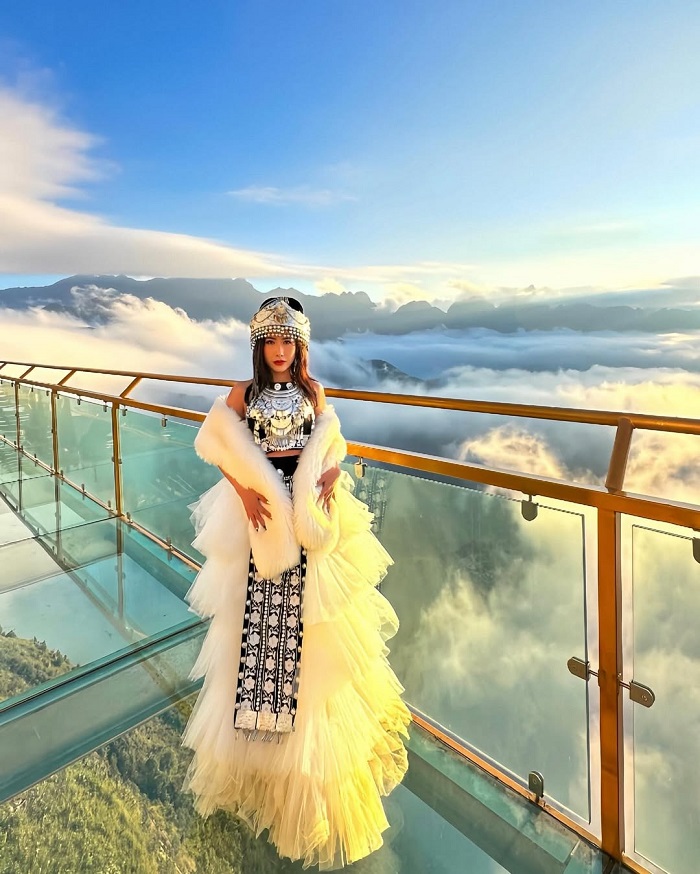 Cầu kính Sapa thuộc khu du lịch Cầu kính Rồng Mây