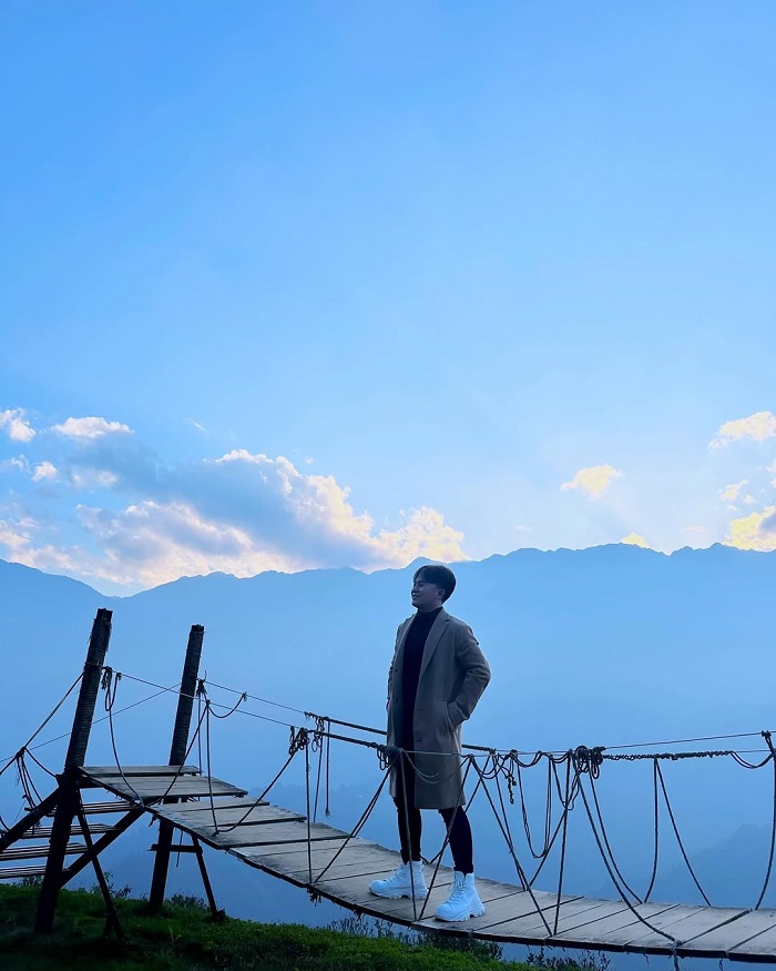 Đi cầu kính Sapa như thế nào?