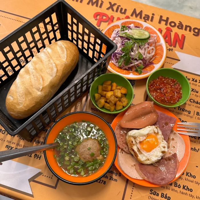 quán bánh mì xíu mại ngon ở Đà Lạt Bánh mì xíu mại Phúc Hân quán bánh mì xíu mại ngon ở Đà Lạt Bánh mì xíu mại Phúc Hân