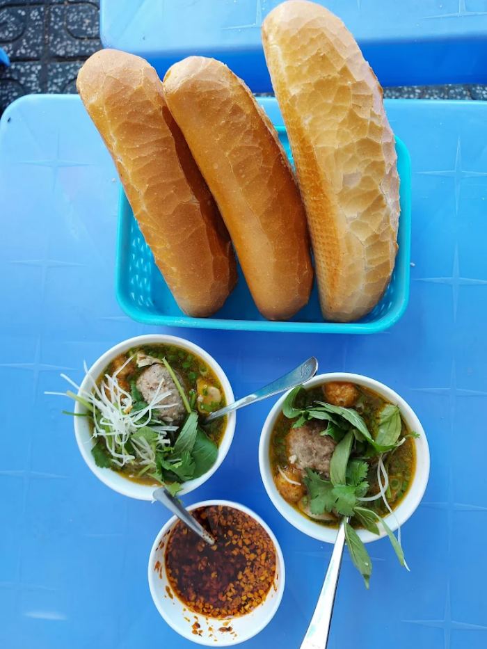 quán bánh mì xíu mại ngon ở Đà Lạt Bj&Rj Quán quán bánh mì xíu mại ngon ở Đà Lạt Bj&Rj Quán