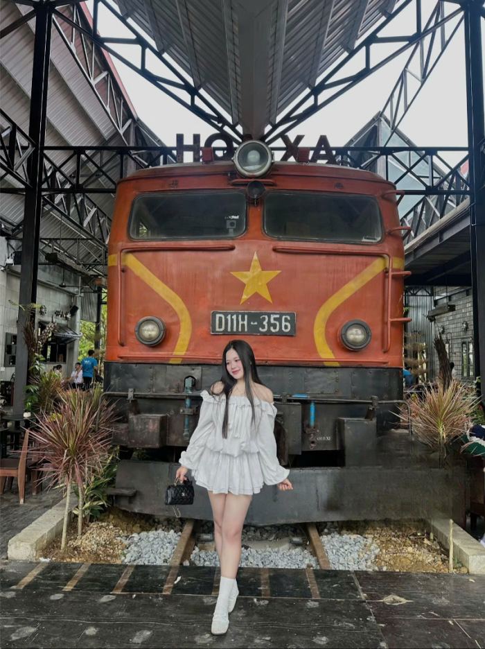 cafe đường tàu sân ga Huế 