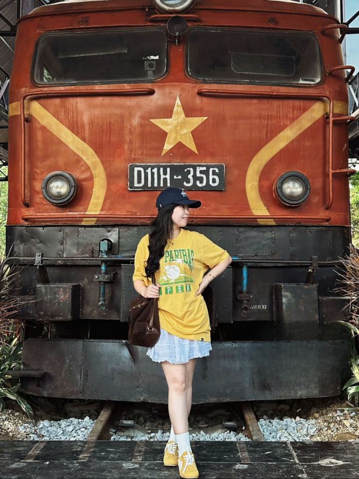 cafe đường tàu sân ga Huế 
