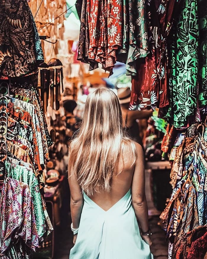 Nên mua hàng dệt may khi đến chợ truyền thống Ubud Bali