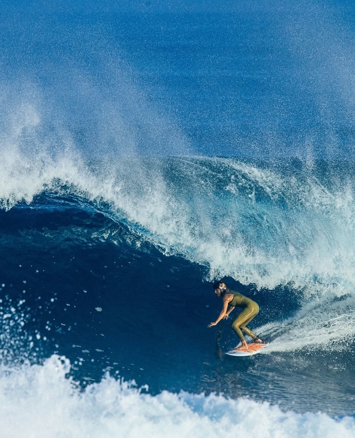 Juara là một trong những điểm lướt sóng đẹp nhất châu Á thu hút du khách