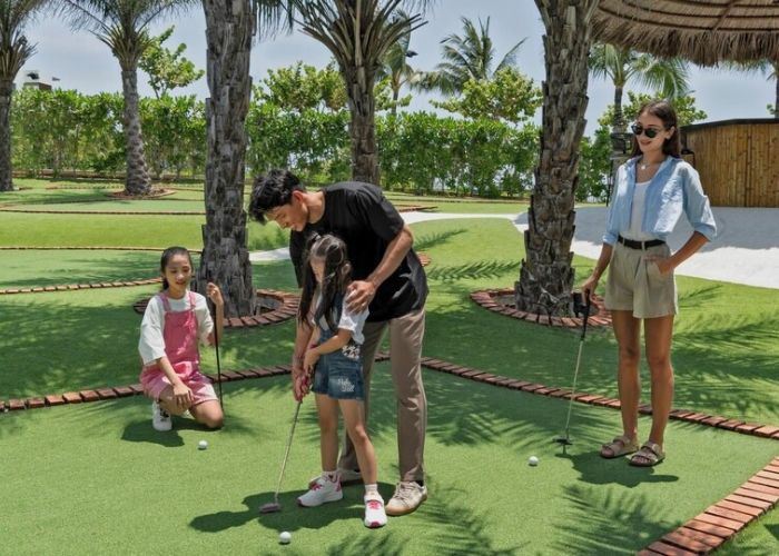 Sân Mini-Golf 18 Lỗ tại Alma Resort Cam Ranh