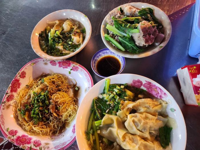 Phố ẩm thực Hà Tôn Quyền