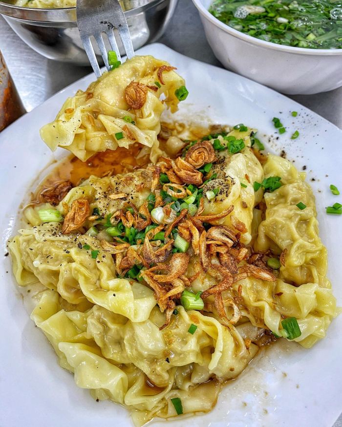 Phố ẩm thực Hà Tôn Quyền