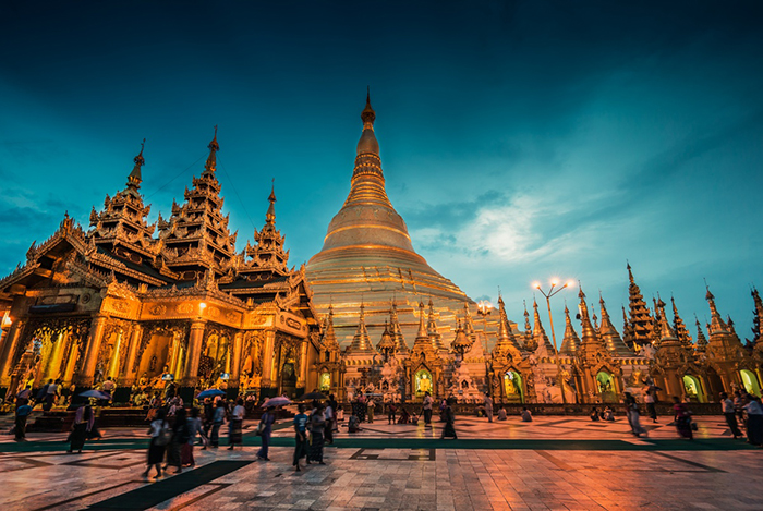 Shwedagon-Pagoda-sunset.jpg-1200x804