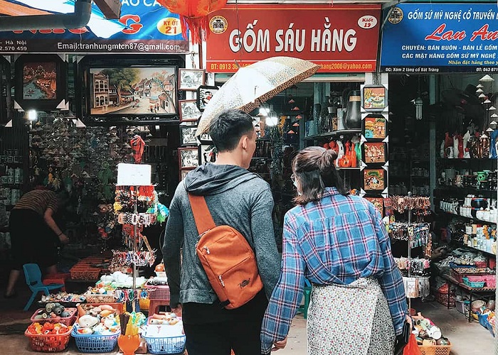 famous markets in Hanoi