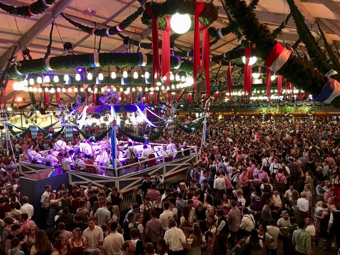 dao-qua-365-ngay-voi-nhung-le-hoi-o-duc