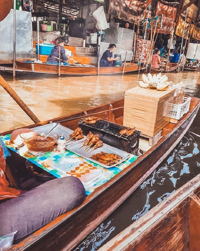 Chợ nổi Damnoen Saduak Bangkok có gì mà du khách mê mẩn đến vậy?