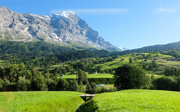 Lạc bước vào ngôi làng Grindelwald đẹp như tranh vẽ