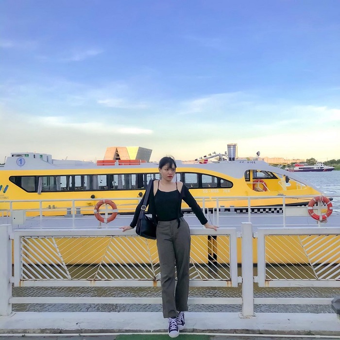 Experience on the Saigon river bus 