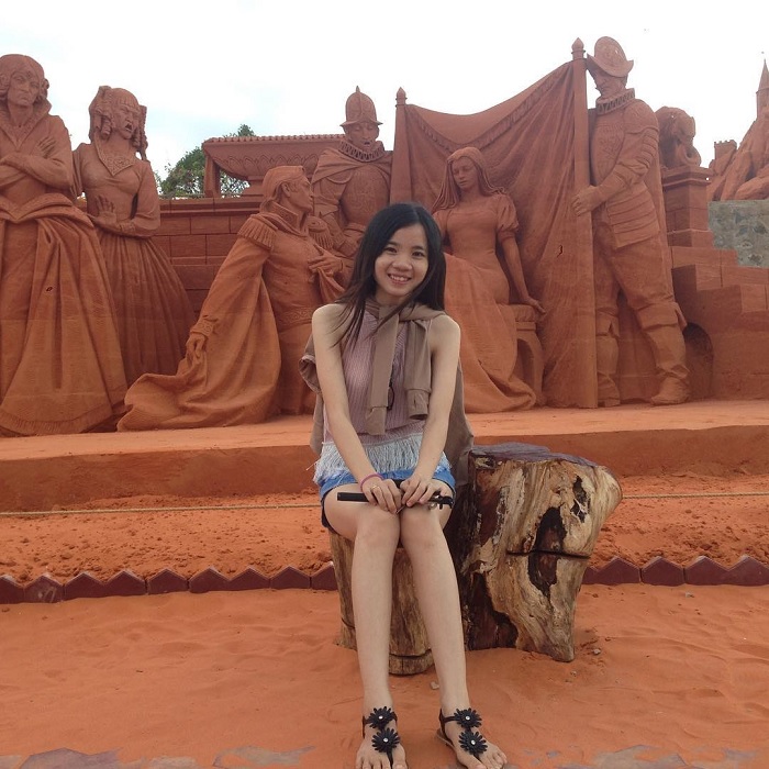 Lập team 'phá đảo' công viên tượng cát Forgotten Land ở Phan Thiết