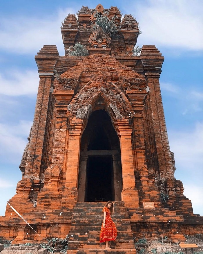 'Say như điếu đổ' kiến trúc Champa ấn tượng của tháp Bánh Ít Bình Định