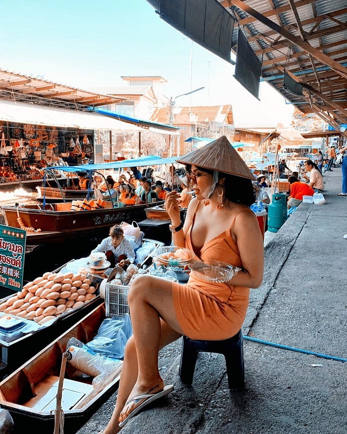 Chợ nổi Damnoen Saduak Bangkok có gì mà du khách mê mẩn đến vậy?