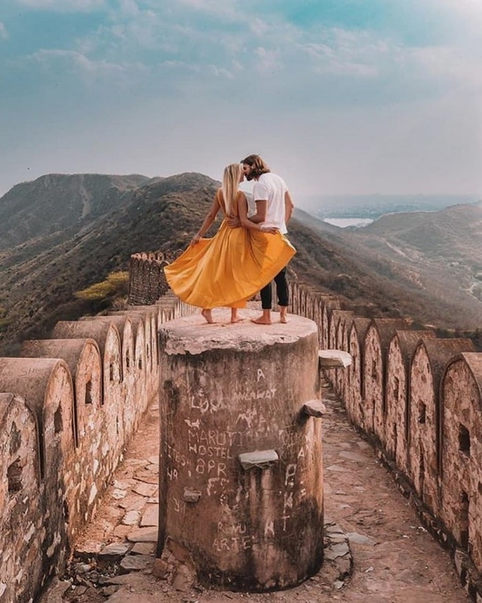 Lạc vào khung cảnh hoàng hôn tuyệt đẹp nơi pháo đài Nahargarh Ấn Độ