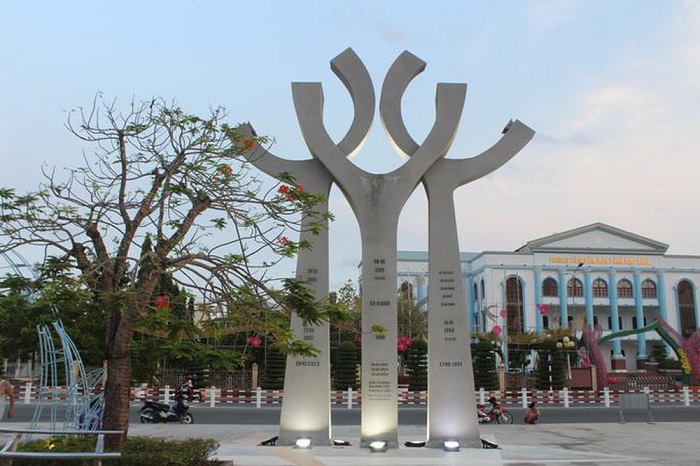 Quang Truong-Hung-Truong-Bac-Lieu-Trieu-3-dan-to-dan