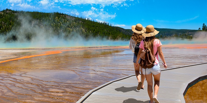 Khám phá suối nước nóng Grand Prismatic đẹp nhất nước Mỹ