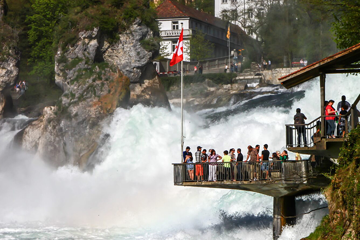 Thác Nước Sông Rhine - Tuyệt Tác Của Thiên Nhiên Thụy Sĩ
