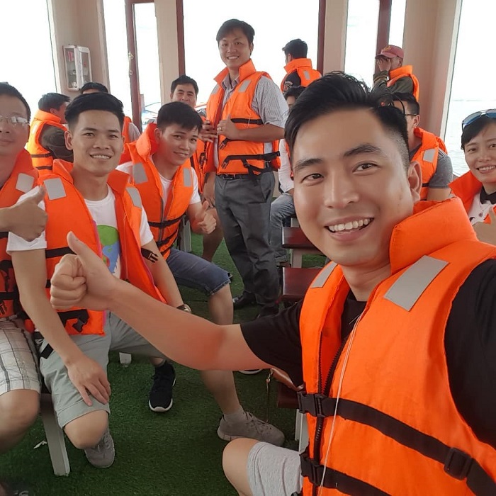 Experience in Hai Phong Cat Ba high-speed train 