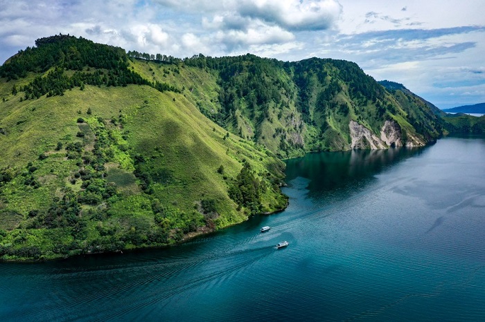 Hồ Toba là hồ núi lửa lớn nhất thế giới - Đảo du lịch ở Indonesia