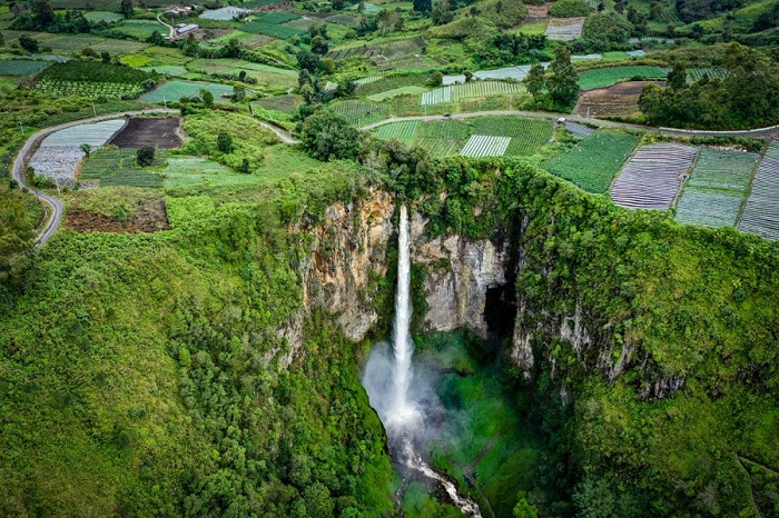 Thác Sipiso Piso là một trong những thác nổi tiếng nhất ở Sumatra - Đảo du lịch ở Indonesia