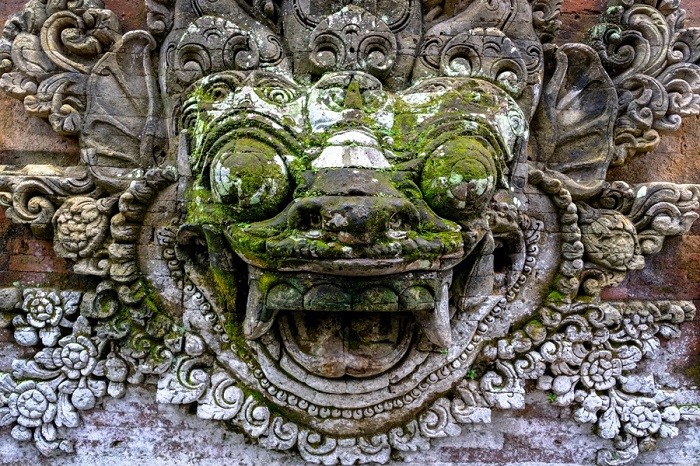 Nghẹ thuật chạm khắc còn được lưu giữ nguyên vẹn  trong Cung điện Ubud