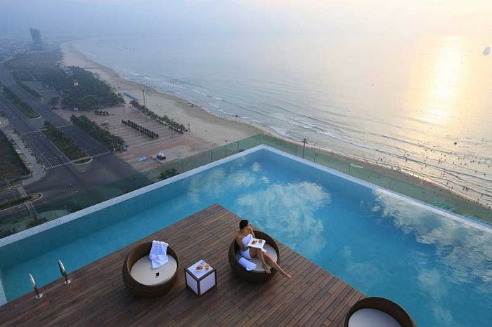 Cafe Rooftop À La Carte is one of the cafes with sea view in Da Nang
