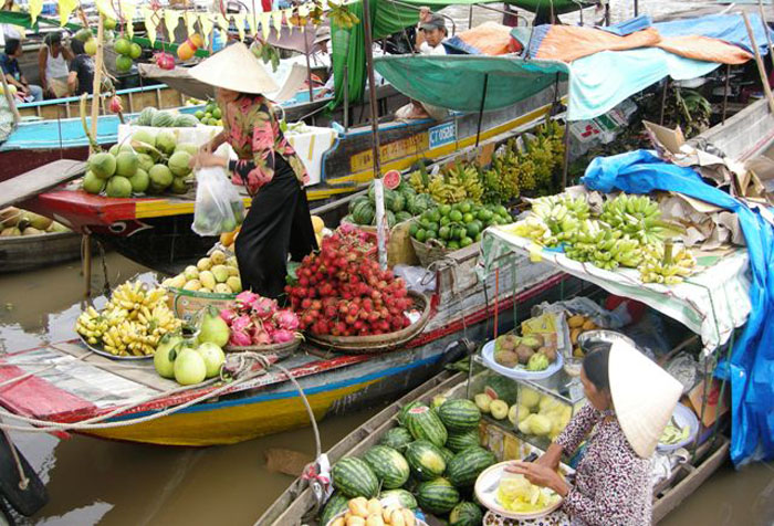 Hau Giang Crossroads Floating Market - Wholesale Market