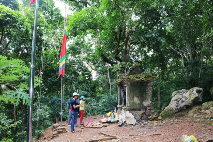 Chùa Non là một trong những ngôi chùa nổi tiếng ở Quảng Bình 
