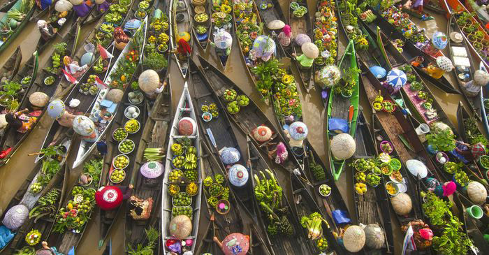 Hau Giang Nga Bay Floating Market - canoes