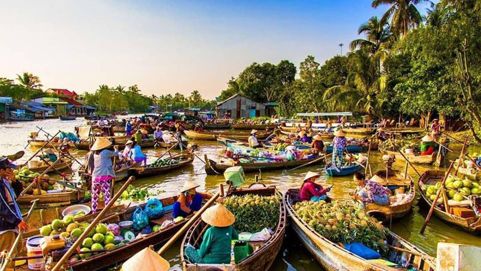 Hau Giang Floating Market - Unique cultural features 