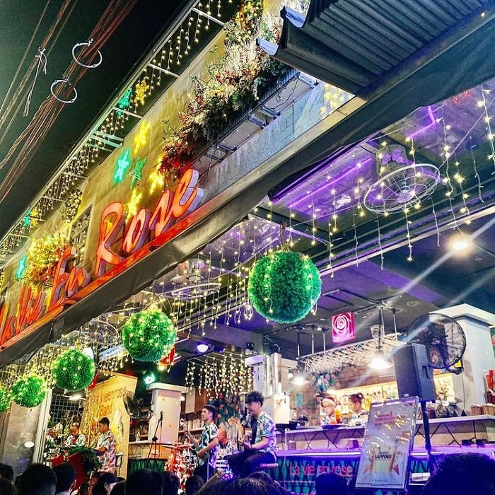 La Vie En Rose Coffee - quán cà phê đẹp ở Vũng Tàu cứ lên hình là hút like 'rần rần'