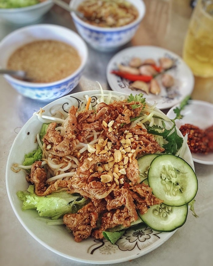 Loan grilled pork noodle shop - delicious grilled meat vermicelli restaurant in Da Nang 