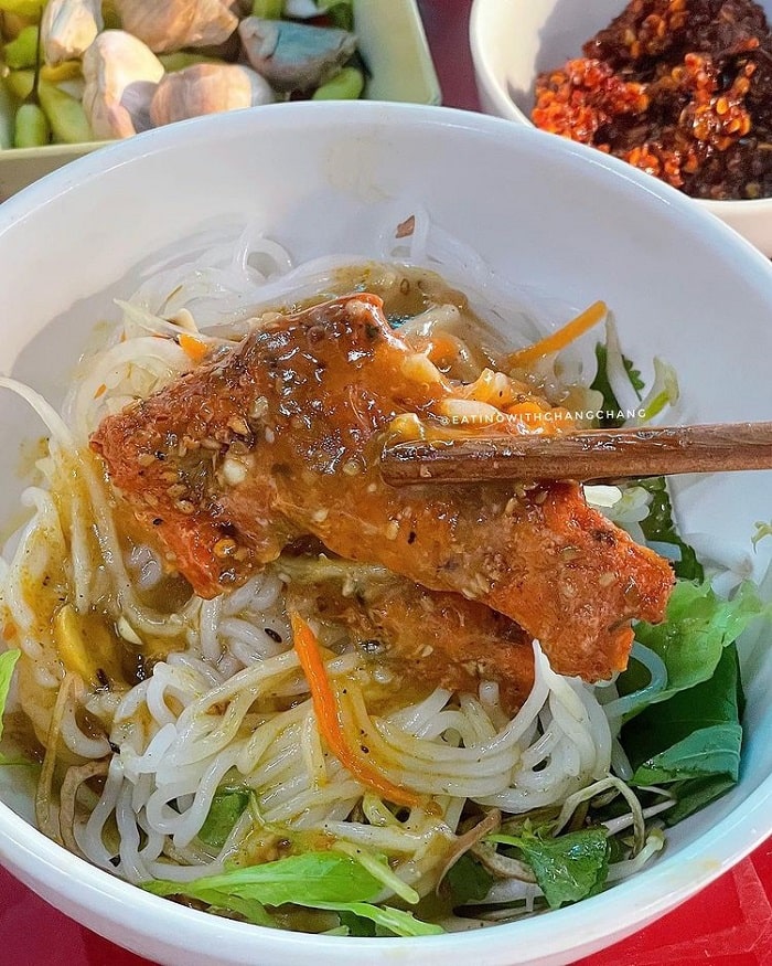 Quán bún thịt nướng Phú Hồng - quán bún thịt nướng ngon ở Đà Nẵng lâu đời 