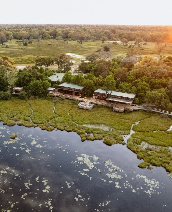 Một số trại được xây dựng trên mặt nước ở Đồng bằng Okavango
