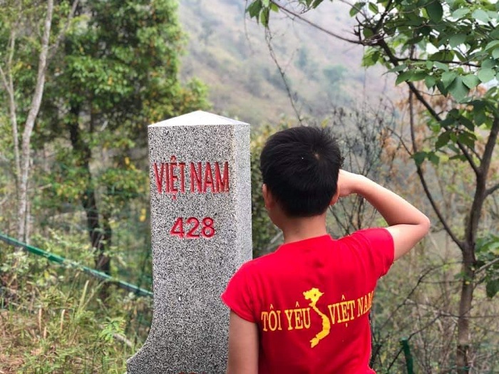 Experience discovering milestone 428 Ha Giang