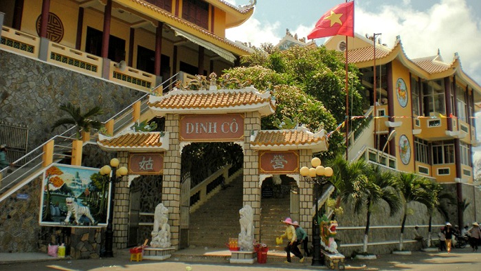 Dinh Co Temple Vung Tau - visit