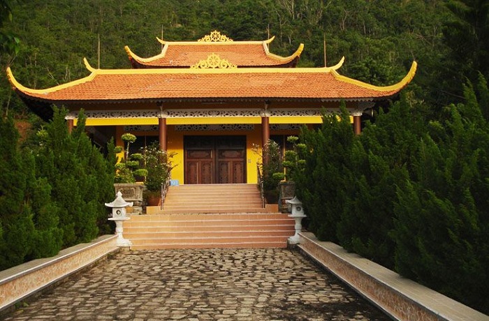 Những địa điểm tâm linh ở Côn Đảo - Thiền Viện Chơn Không