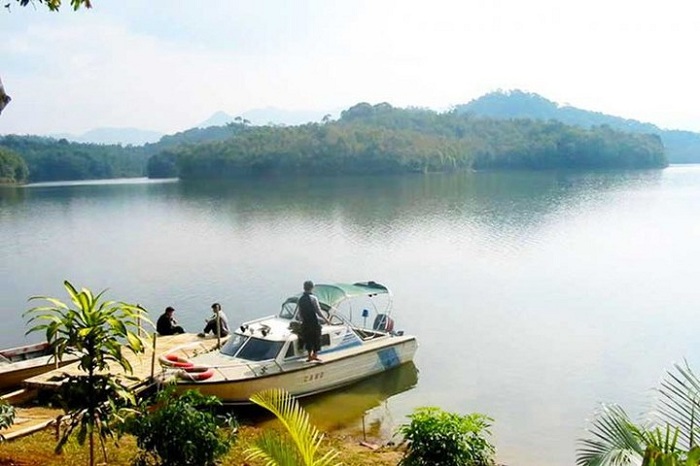 Beautiful scenery at Pa Khoang Lake